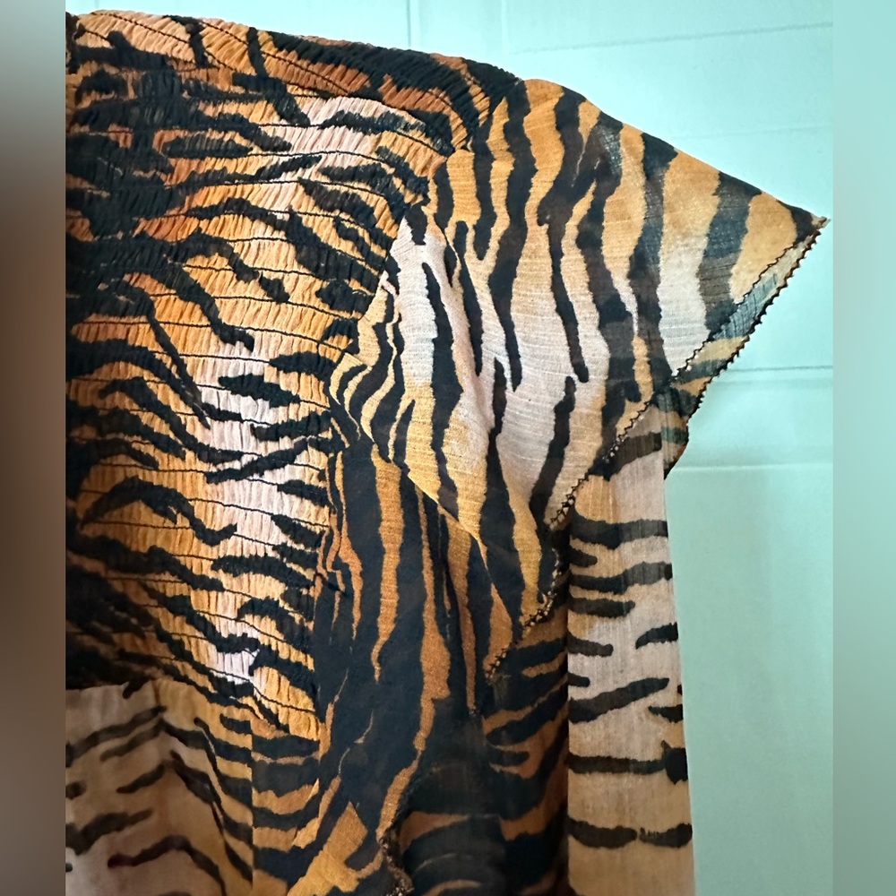MAISON CINQCENT Tiger Print Blouse 🐯 - Picture 4 of 5